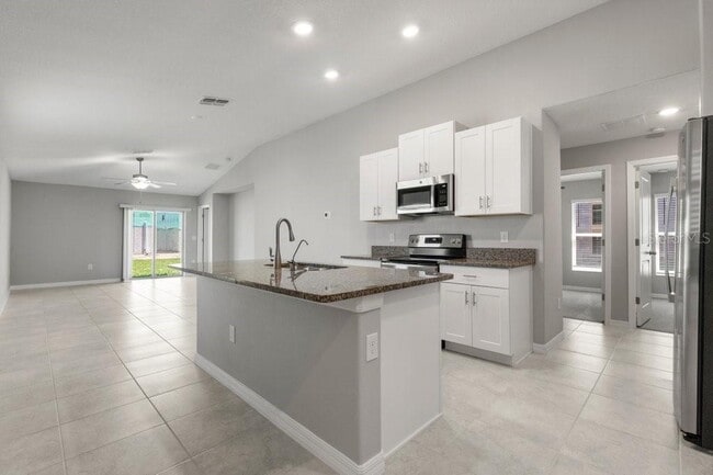 Building Photo - 7110 Amelia Cove Ct