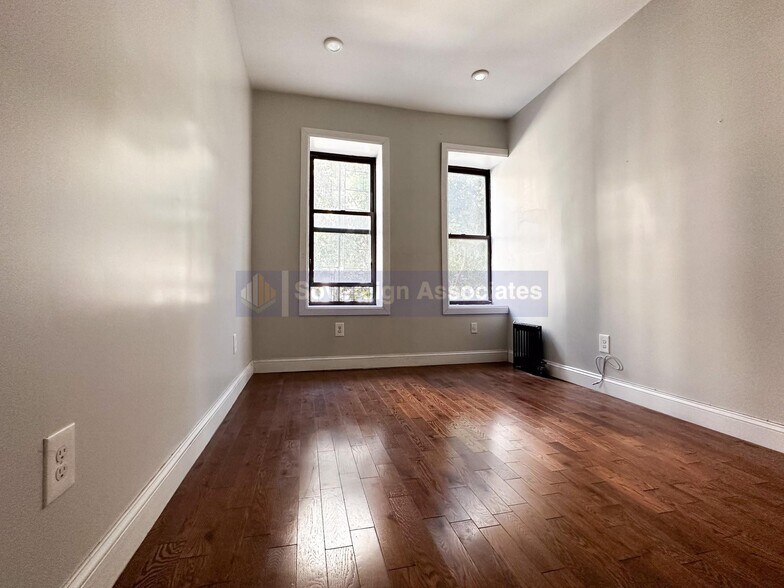 Building Photo - 540 W 158th St