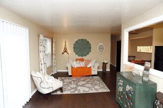 Interior Photo - CrossRoads @ Southgreen