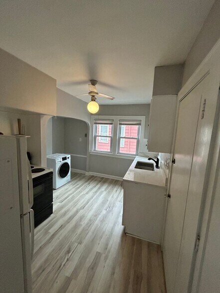 Building Photo - 2299 Ogontz Ave