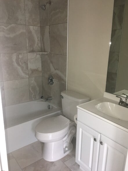 2nd Bathroom - 810 E Gottsche Ave
