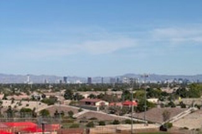Building Photo - MUST SEE 3 Bedroom Home near Lone Mountain!