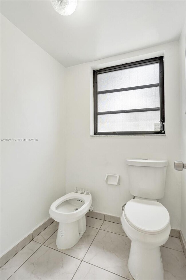Building Photo - 5700 SW 127th Ave