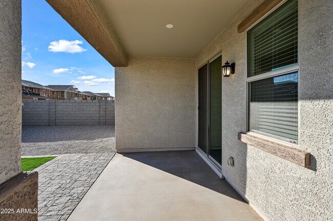 Building Photo - 17017 W Molly Ln