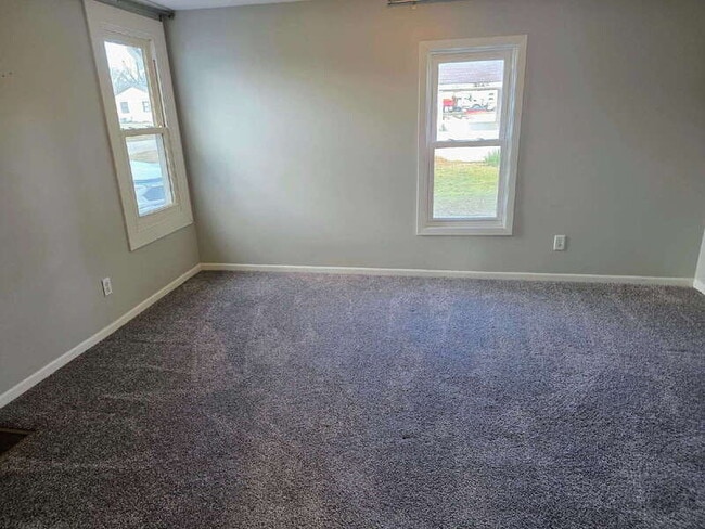 Building Photo - 114 N 5th St