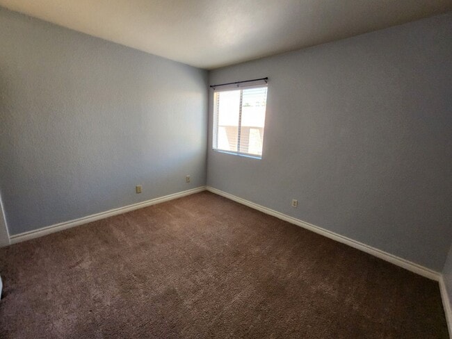 Building Photo - Nice Guard Gated Bella Vita Unit with larg...