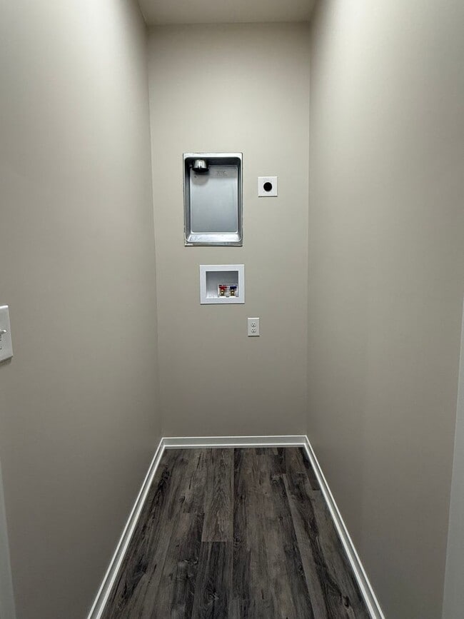 Building Photo - 2 Bedroom/2.5 Bath ranch townhome with 2 stall garage located in SE Lincoln