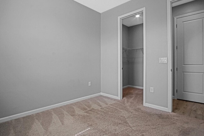 Building Photo - 183 Arlington Square Ct