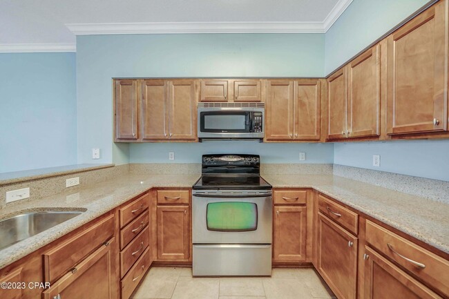 Building Photo - 2400 Grandiflora Blvd