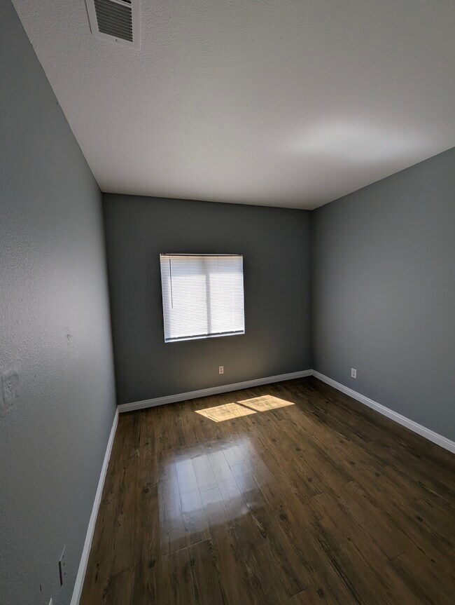Building Photo - 43592 Yukon Ct