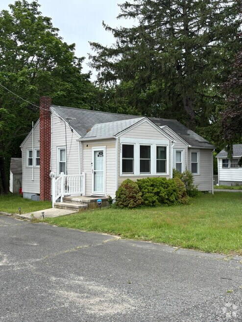 Building Photo - 668 Shiloh Pike