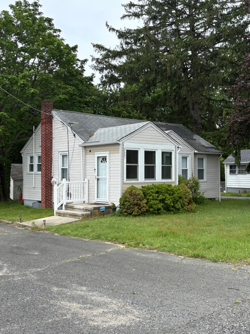 Building Photo - 668 Shiloh Pike