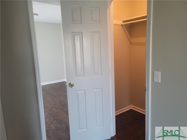Building Photo - 230 Lanier Dr