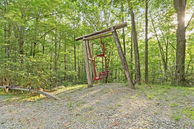 Building Photo - 364 Locust Ridge Rd