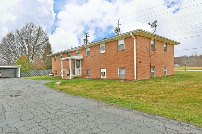 Building Photo - 560 Gladys St SE