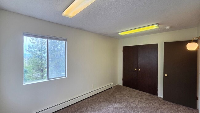 Building Photo - 411 Westview Dr