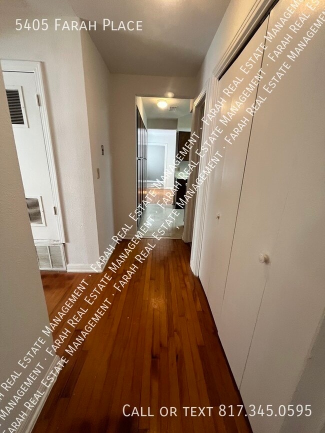 Building Photo - 5405 Farah Pl