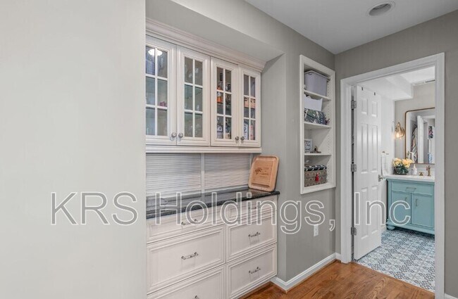 Building Photo - 4500 Marquis Pl