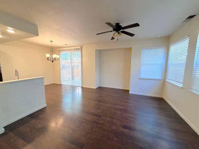 Building Photo - 5704 Golden Eagle Dr