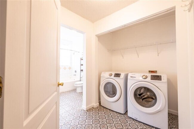 Building Photo - 800 Peachtree St NE