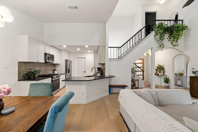 Building Photo - 8202 Cache Dr