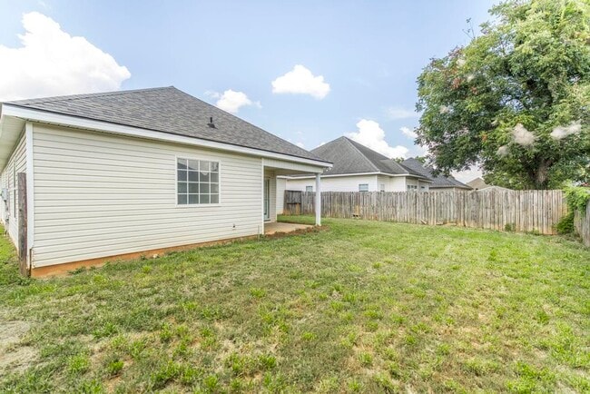 Building Photo - 104 Cello Ln