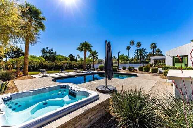 Building Photo - 9917 N 52nd St