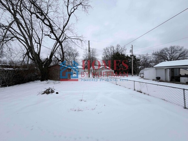 Building Photo - Three Bedroom House | $500 Deposit Special!