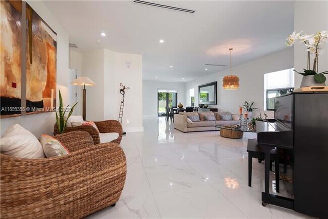 Building Photo - 17320 SW 92nd Ct