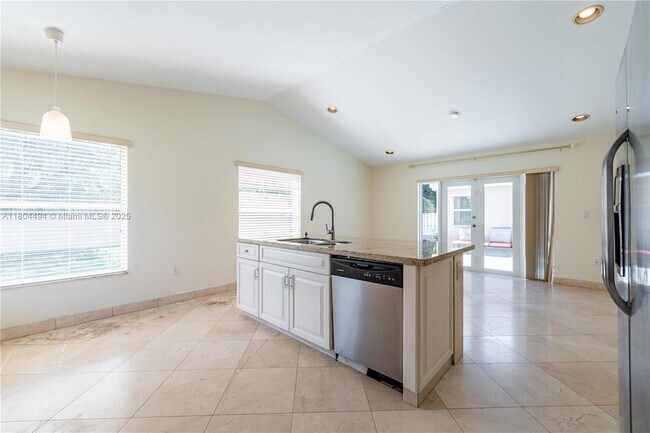 Building Photo - 1840 SW 135th Way