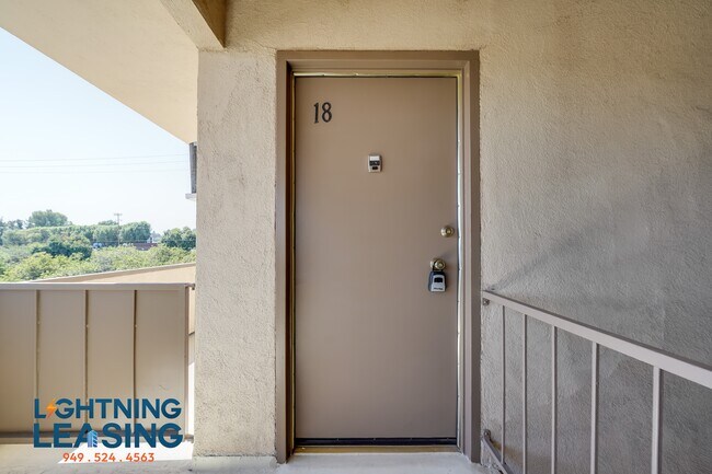 Building Photo - 17348 Burbank Blvd