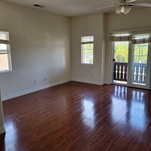 Building Photo - 513 Kristen Ct