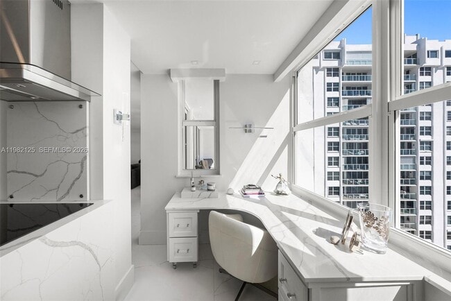 Building Photo - 4300 N Ocean Blvd