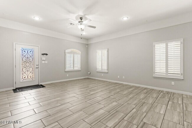 Building Photo - 14824 Harry Flournoy Ave