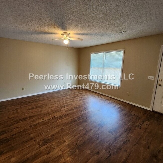 Building Photo - 505 4th Ave SW