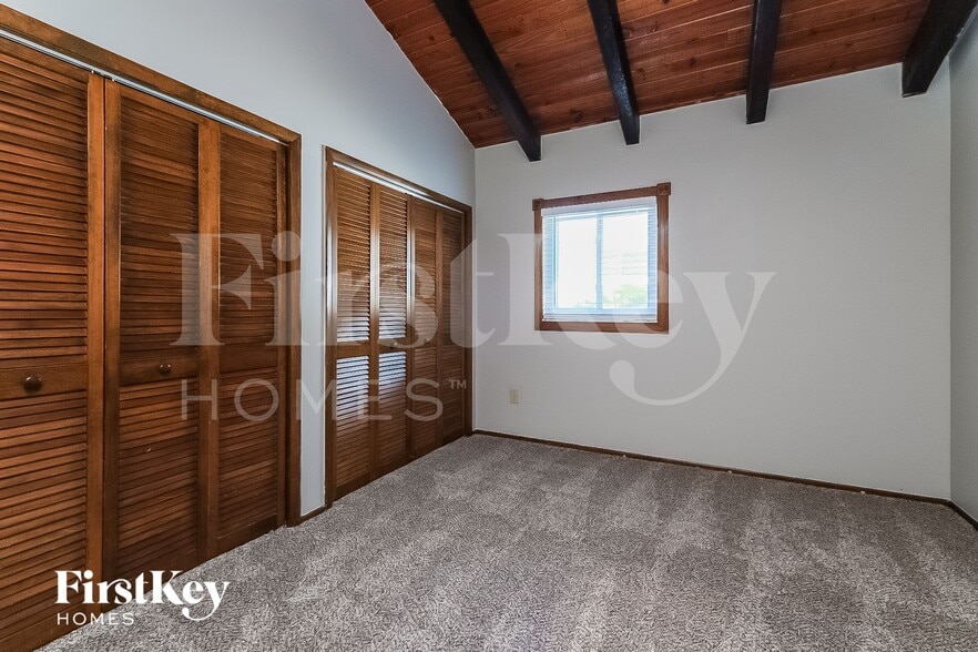 Building Photo - 2918 Deer Run N