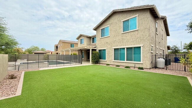 Building Photo - 10463 E Sanger Ave