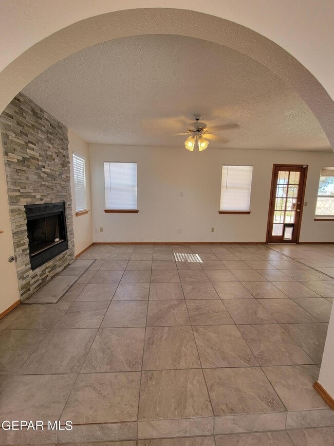 Building Photo - 6920 Imperial Ridge Dr