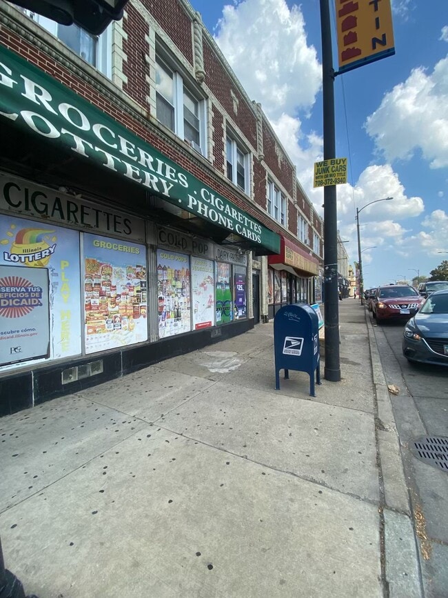 Building Photo - 5952 W Roosevelt Rd