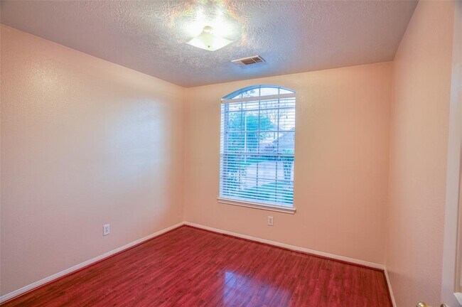 Building Photo - 14918 Appaloosa Ave