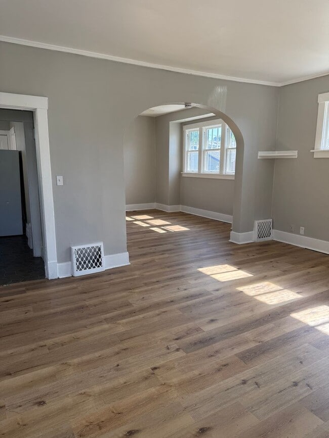 Building Photo - Sunny Minne Lusa 3 BR
