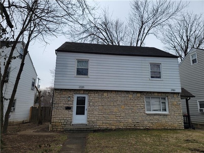 Building Photo - 2983 E Moreland Dr