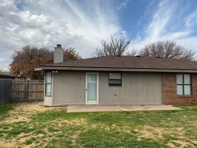 Building Photo - 9303 Flint Ave
