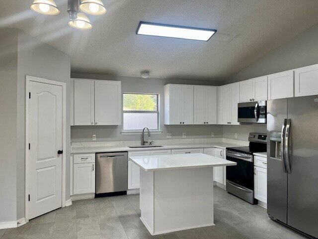 Building Photo - 1995 Catline Cir