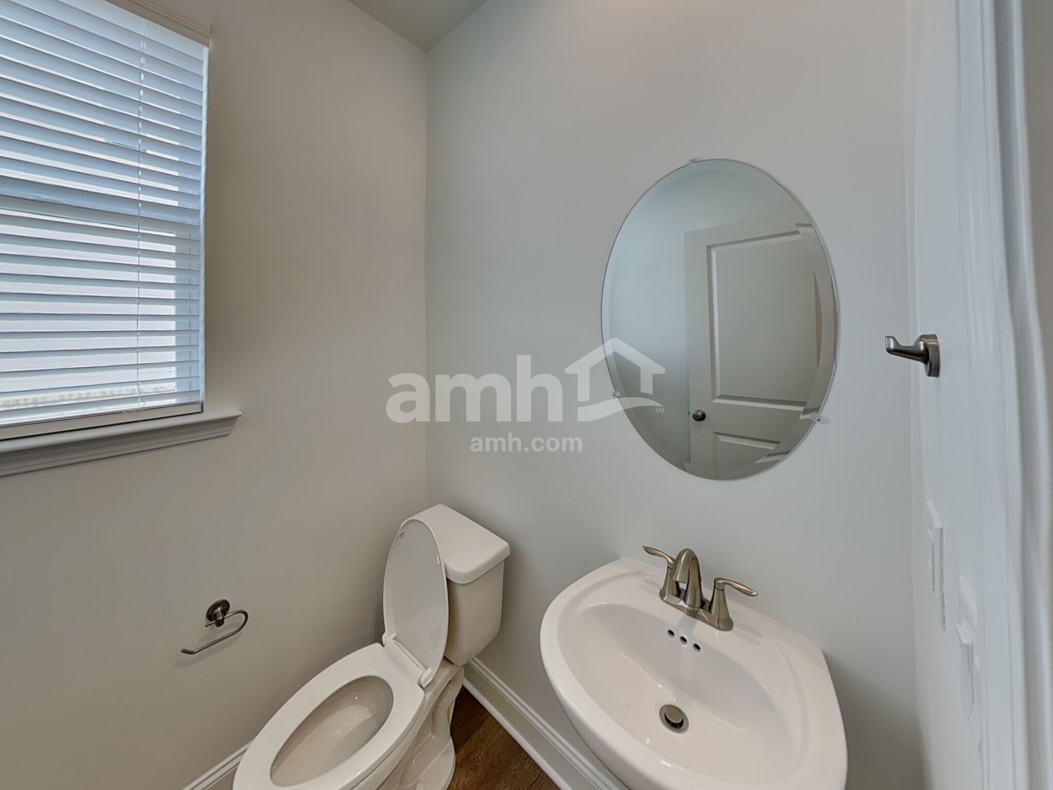 Building Photo - 945 Carnelian Ln