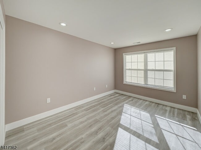 Building Photo - 1141 Clawson Ct