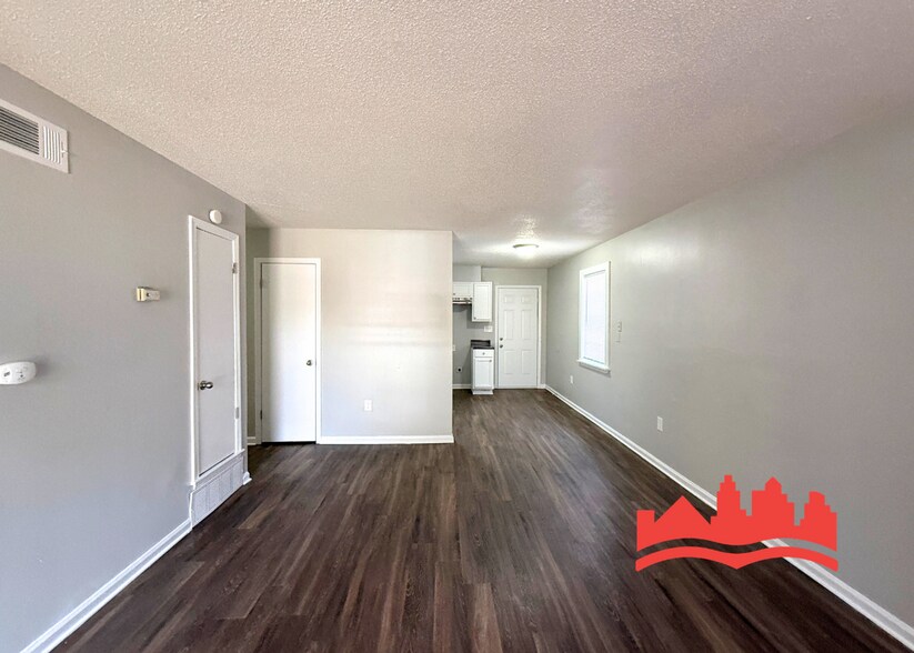 Building Photo - 3627 Royal Wood Dr