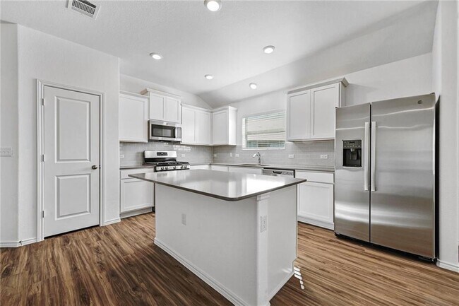 Building Photo - 10725 Steinbeck Dr