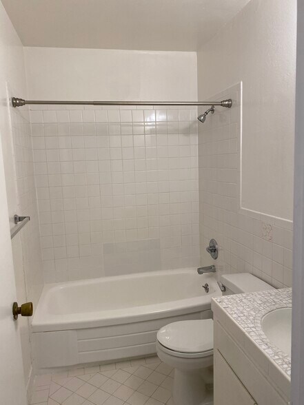 Building Photo - 1961 Clay St