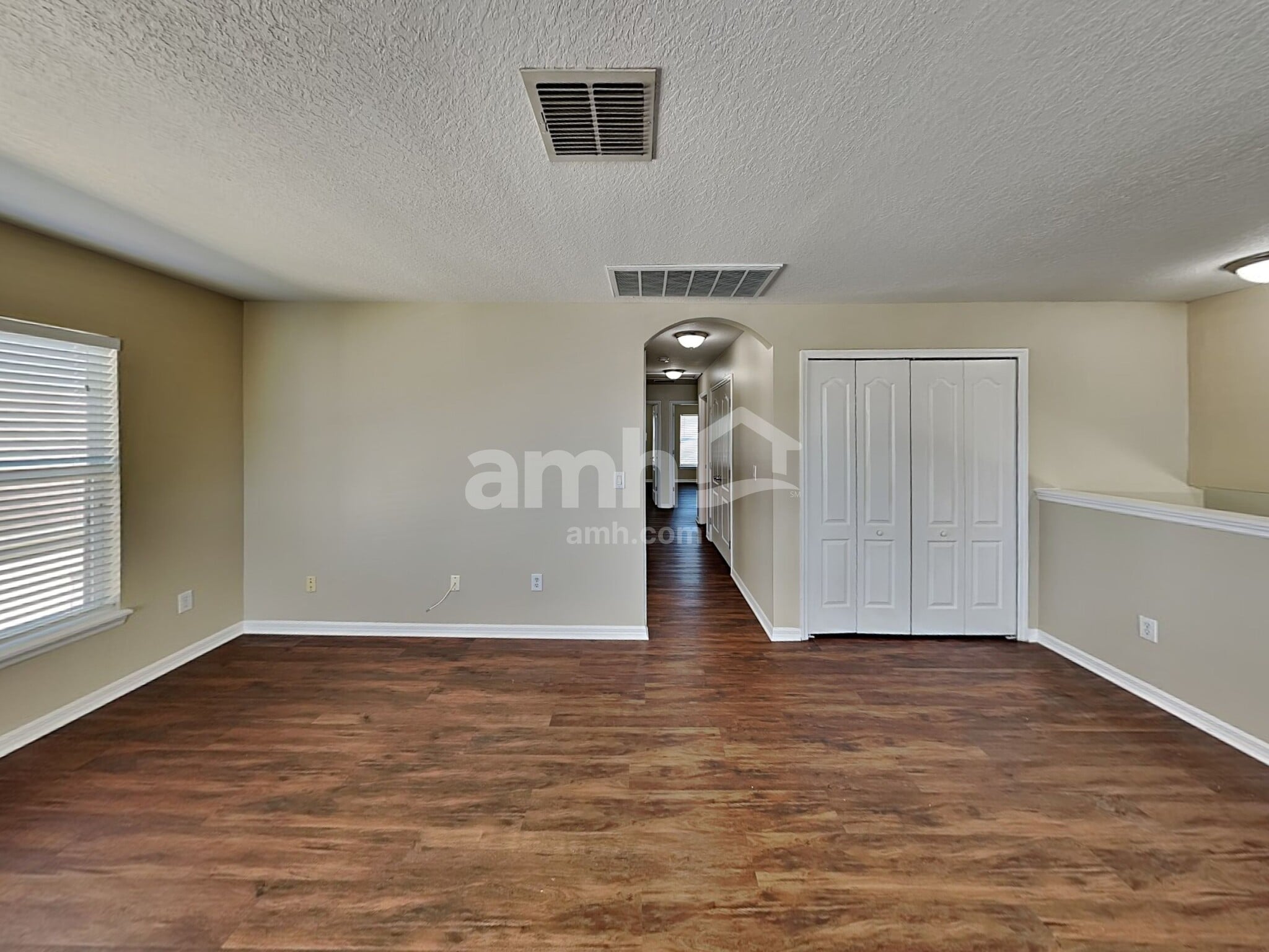 Building Photo - 366 Cabana View Way